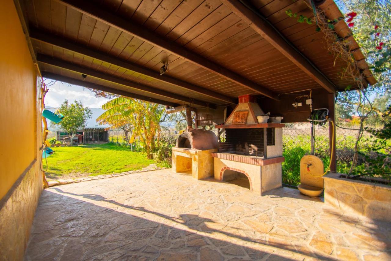 Loukas Farm House Agios Kirikos  Exterior photo